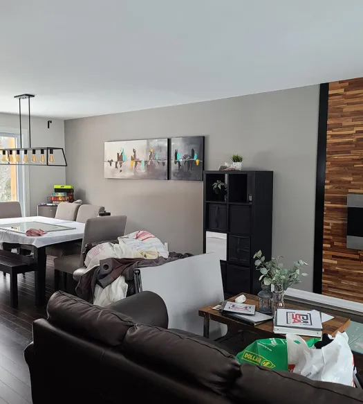 Peinture d'un condo avec beaucoup de découpage de couleur réalisé par un peintre en bâtiment